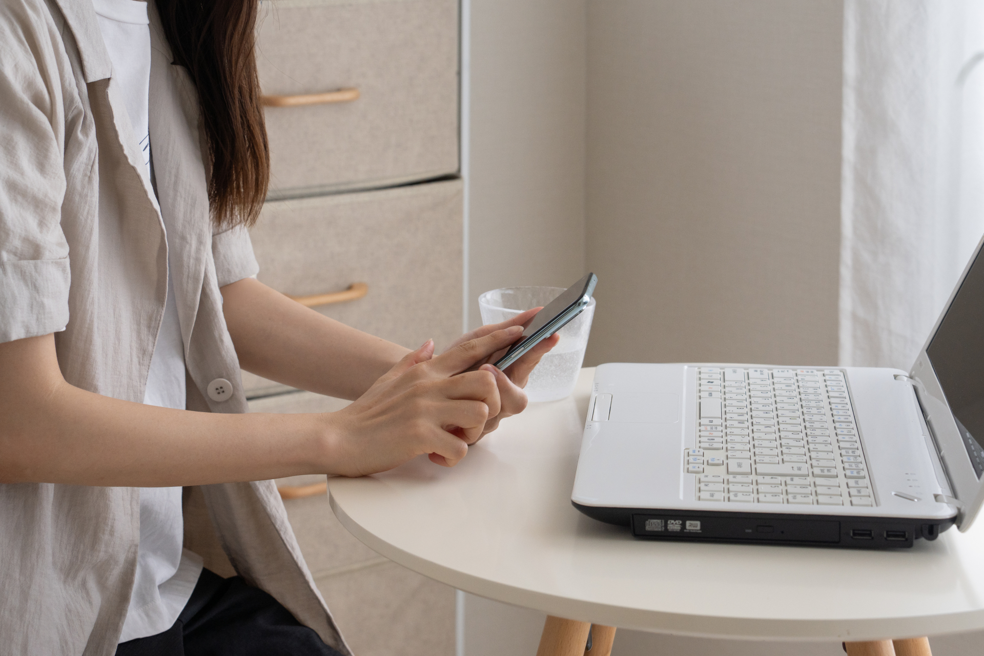 WEB査定で今の価格を確認することからマンション売却を始めるイメージ