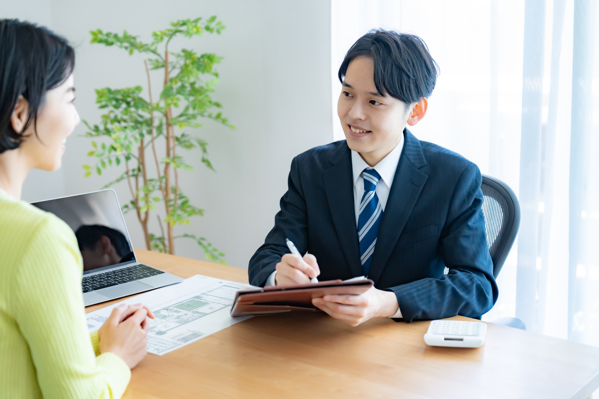 実質的な手取りや期間・賃貸中かどうかで売却方法を選ぶ考え方のイメージ